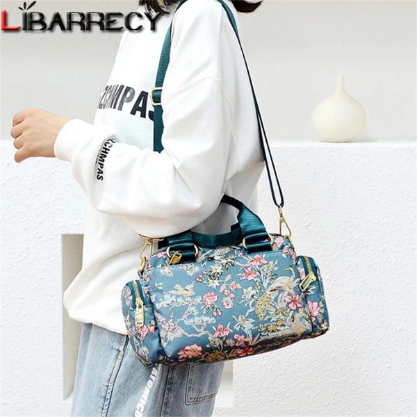 Bolsas de ombro 2024 Designer multifuncional de alta qualidade de nylon feminino Fashion Flower Pattern Design Ladies Messenger Bag