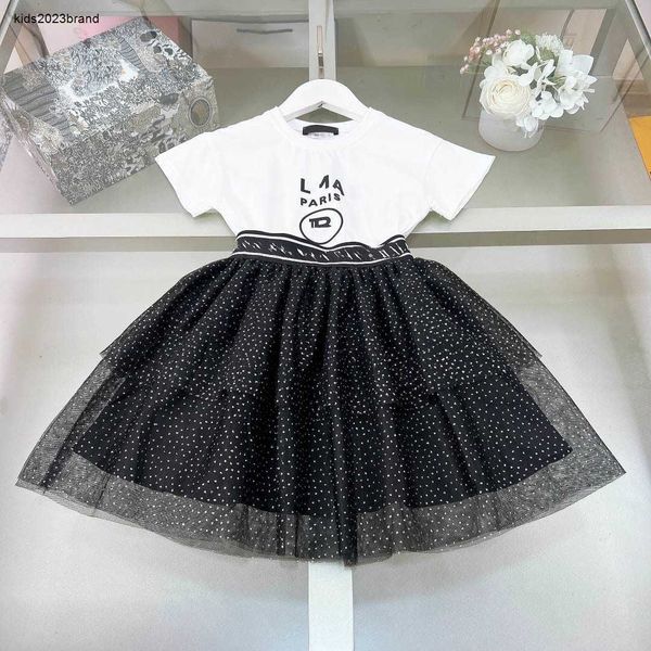 Nuove tracce per bambini Summer Girls Abito per bambini Designer Designer Dimensioni 110-160 cm maglietta e gonna in pizzo multistrato nero 24pril