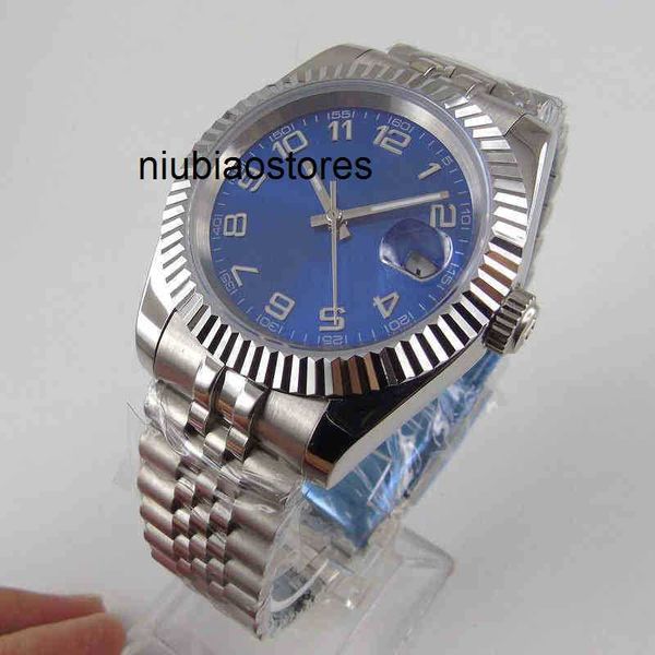 Homens assistem 39mm de caixa de aço azul de 39 mm