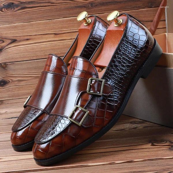 Elbise ayakkabıları lüks moda sivri timsah desen keşiş kayış erkekler rahat loafers resmi ayakkabı sapatos tenis maskulino