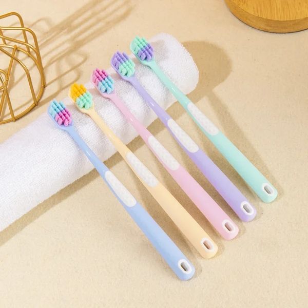 NEU 2024 5PCS Zahnbürste Ultra weiche Bambuskohle Erwachsene saubere Pflegekarte feines Haar Home Unisex Familie tragen Zahnpinsel Oral Care Tools für