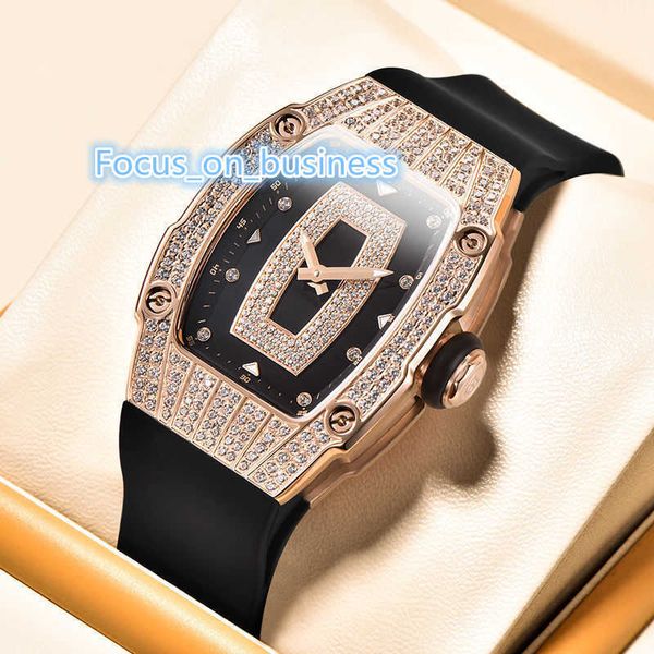 Design di lusso unico Crystal Bling Imposto da polso ghiacciato orologio da polso intarsiato Orologio da polso Relogio Feminino Quartz