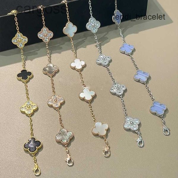 Klasik 4/Dört Yaprak Yonca Tasarımcı Bilezik Beyaz Kırmızı Mavi Agate Kabuk Pearl Charm Bilezikler 18K Altın Kaplama Lüks Düğün Kadın Moda Takı Mjq7