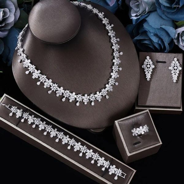 Orecchini da collana set in stile Emirati Arabi Uniti Zirconia zirconia affascinante Fiore Fashion Fashion Bracciale di gioielleria da sposa per donne