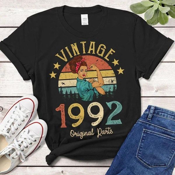 Magliette femminili vintage 1992 T-shirt originale Rosie Women 32 Old 32st Birthday Gift Idea Girl Mamma moglie figlia abbigliamento Retro 2024