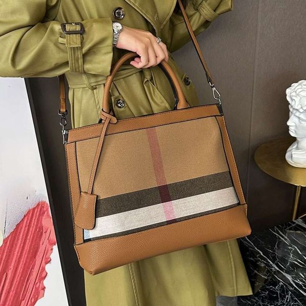 Stilvolle Luxus -Straddle -Tasche Neue Koreanische Mindestmindestbeutel Hoch Schönheit Handtasche Ausländische Stil großer Kapazität.