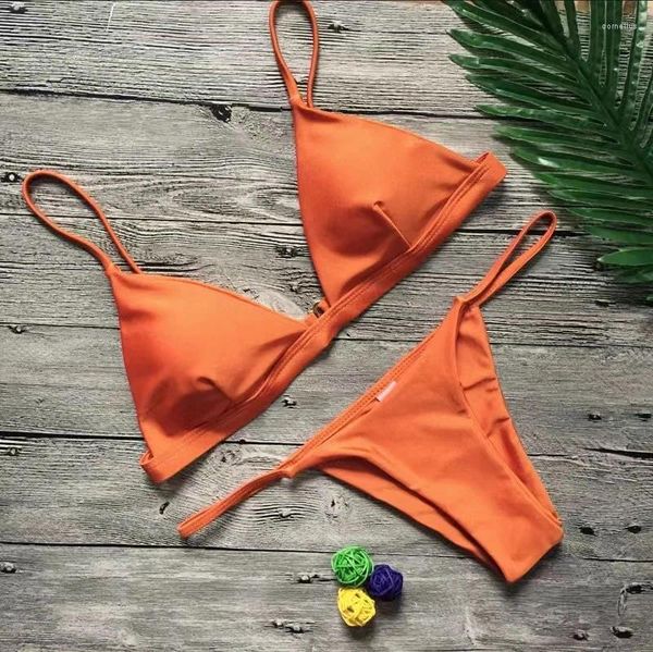 Da bagno da bagno da bagno a colori solidi triangolo bikini femmina a due pezzi set da bagno donna all'ingrosso sexy