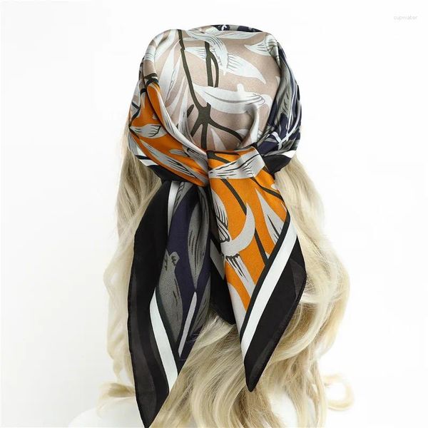 Schals Luxus 70x70 cm Druck Quadrat Seidenschal Frauen Vier Jahreszeiten Mode Schals Kopftuch Bandanna Sonnenschutz Foulard Haarband