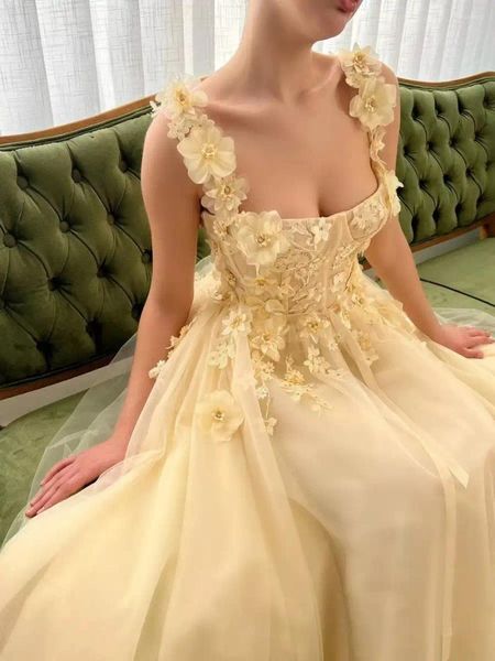 Abiti per feste Giallo Promplo Floral Lace Applique Tulle con cintura spaghetti Cinturino Lungo Sweep Train Graduation Homecoming Abiti da sera