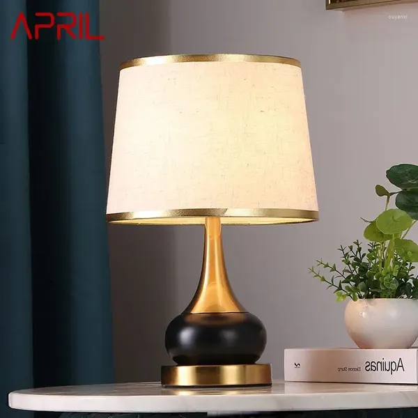 Tischlampen April Nordische Lampe LED Creative Moderne Plus Leuchten Luxus einfaches Dekor für Wohnzimmerstudium Schlafzimmer
