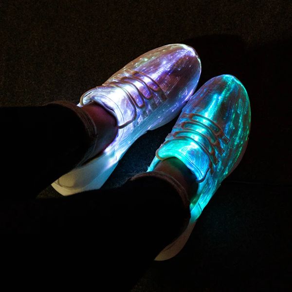 Сапоги 2023 Новые светящиеся кроссовки светятся светильными туфлями для мужчин женские туфли белые светодиодные кроссовки вспыхивают обувь светом для взрослых