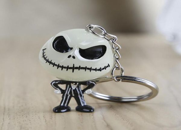 Il portachiavi da incubo prima di Natale Jack Skellington Hand Hang Mask la testa brillava in figura scura TEAT CATENA DEL TEAGNO 5944453