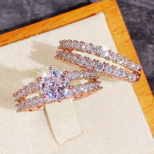 2 pezzi Anelli nuziali Huitan Hot Fashion Set anelli Donne per accessori per matrimoni Bling Cz Stone Luxury Engagement Party Modern Female Jewelry