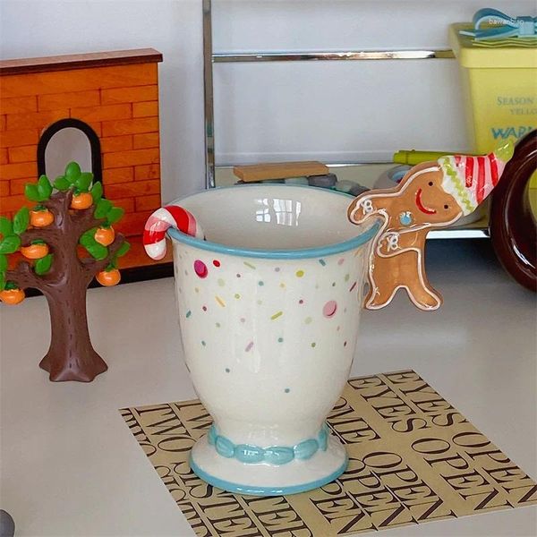 Kupalar Yaratıcı Noel Seramik Kupa ile Kaşık Sevimli Gingerbread Adam Kahve Sütü Noel Hediye Ofis Ev İçecek Su Kupası Hediyeleri