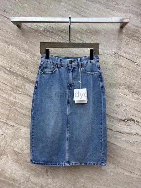 Abiti sexy urbani Design a fessura Gonna in denim per donne Spring Fashion Versatile Colore solido Dritta Gonne a vitello a medio polpaccio femminile 2024 Nuova marea Ax49 240403