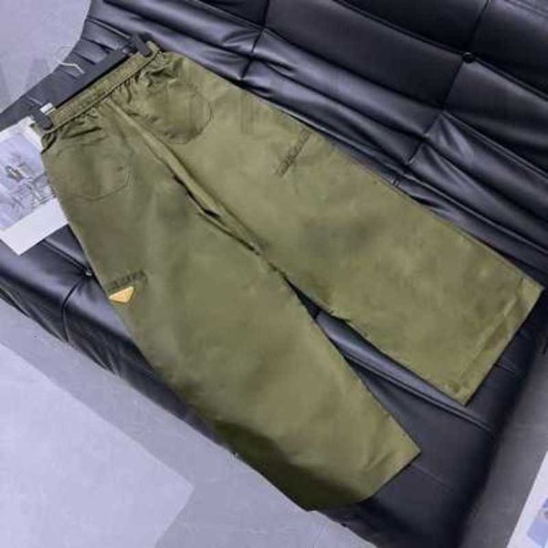 Pantaloni da donna Capris Designer KK Casual Gamba dritta fatti di materiale in nylon che è e elegante, decorato con marcatori triangolari elastici 2ng9