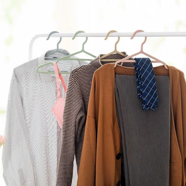 Neue 5pcs/Los tragbare Kleiderbügel Non-Rutsch-Haken für Anzugmantelkleiderkleid
