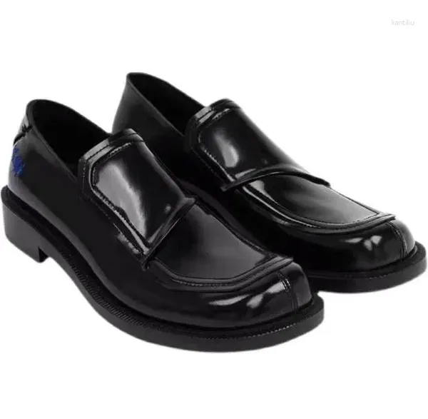 Lässige Schuhe Britisch -Stil Retro schwarzer Lackleder Schlupf auf Ladungsanwälte Frau Runde Zehen Japanische Mädchen bequeme Tropfen