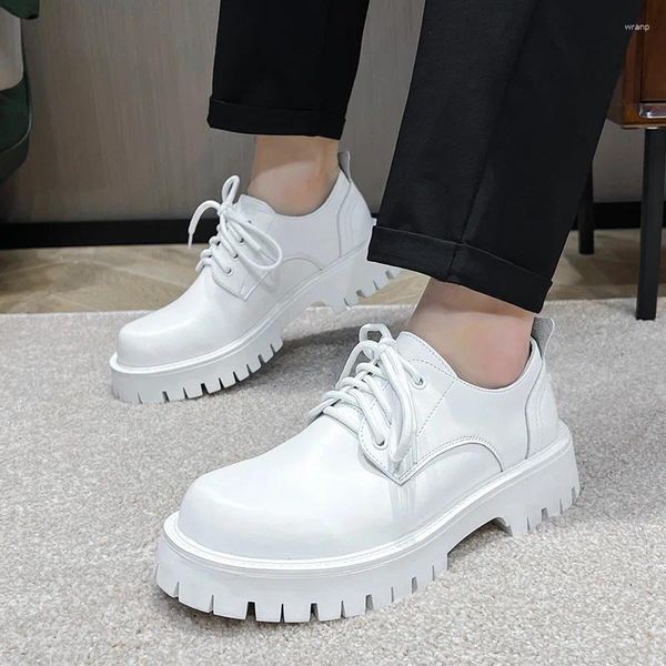 Lässige Schuhe koreanischer Stil Herren Mode Hochzeitsfeiern Kleid Plattform Schnürung Original Leder Derby Schuhschuh Gentleman Atmungsfreie Schuhe