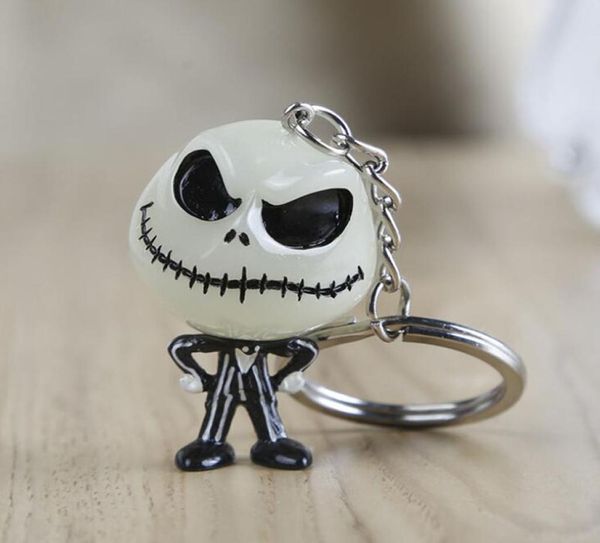 Der Albtraum vor Weihnachten Keychain Jack Skellington Key Ring Hanger Mask Der Kopf leuchtete in Dark Figur Spielzeugschlüsselkette6348274