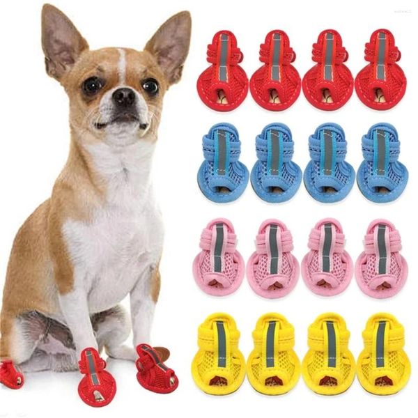 Hundekleidung 4pcs Gummi-Mesh-Baumwolle atmungsaktive Anti-Skid-Haustierschuhe Welpe Sandalen Hunde Haustier Accessoires für kleine