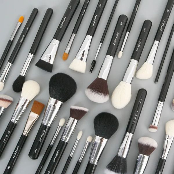 42pcs Conjunto de maquiagem completa Artista profissional Ferramentas faciais e de beleza ocular Acessórios de cosméticos de lã macia 240403