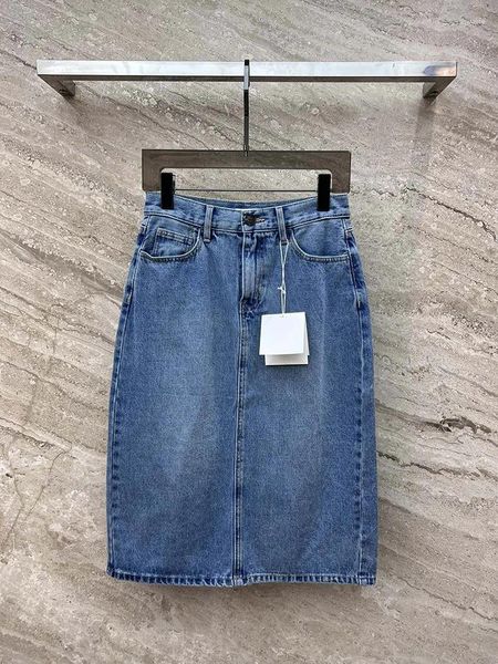 Etekler yarık tasarımı denim etek kadınlar için bahar moda çok yönlü düz renk düz rahat orta buzağı dişi 2024 gelgit Ax49