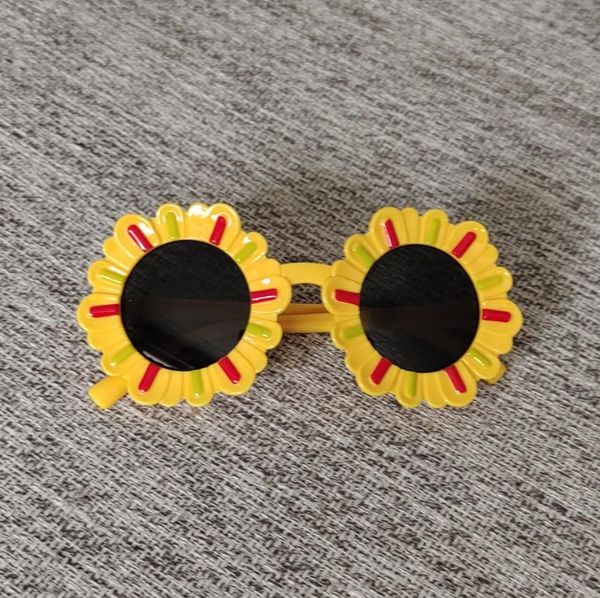 O occhiali da sole nuovi bambini Sun Flower Round Kids Cine Kids Sun Glasses for Boys Girls Ompelasi da sole a prova di ultravioletta