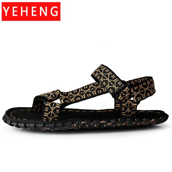 Sandálias New Men Sandals Design Italiano Novo masculino Strans Leisure Sandals Fashion Beach Sapatos casuais masculino Zapatos de hombre