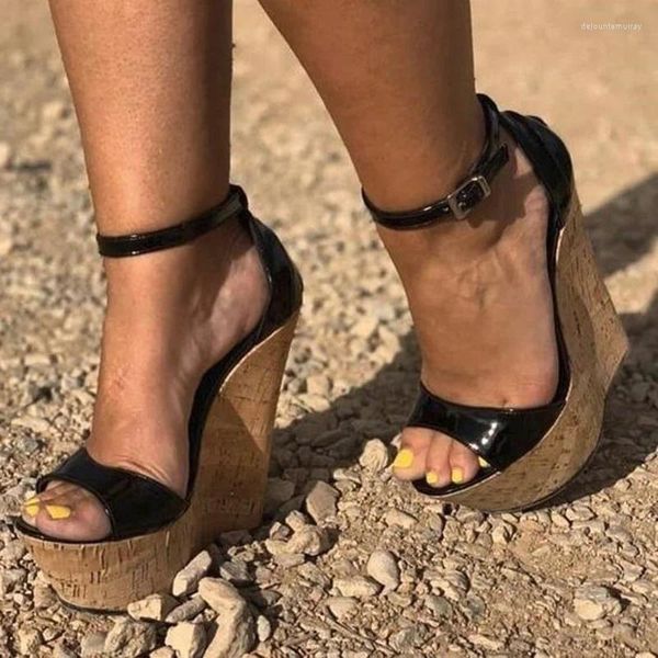 Scarpe eleganti donne sexy sandali a cuneo sandali neri caviglia in pelle caviglia super alta piattaforma per le pompe esterne di punta