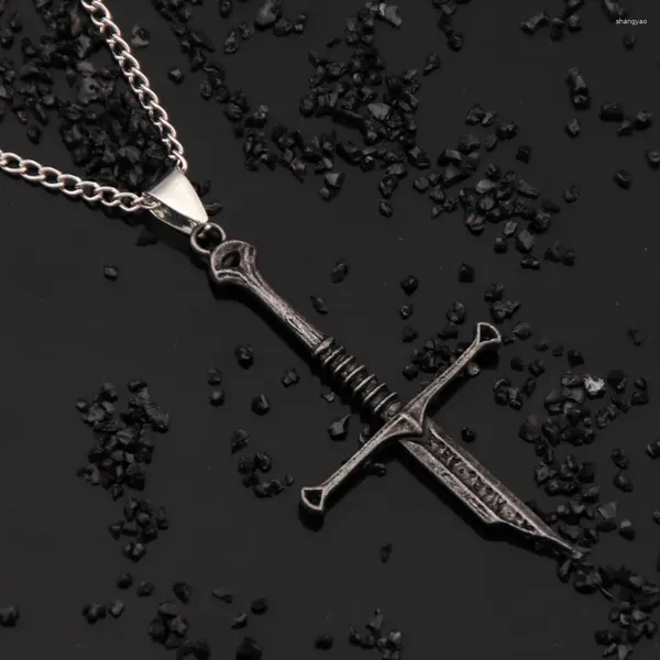 Colares de pingentes Vintage Narsil Broken Sword Colar para homens mulheres moveis jóias cosplay presente punk legal presente