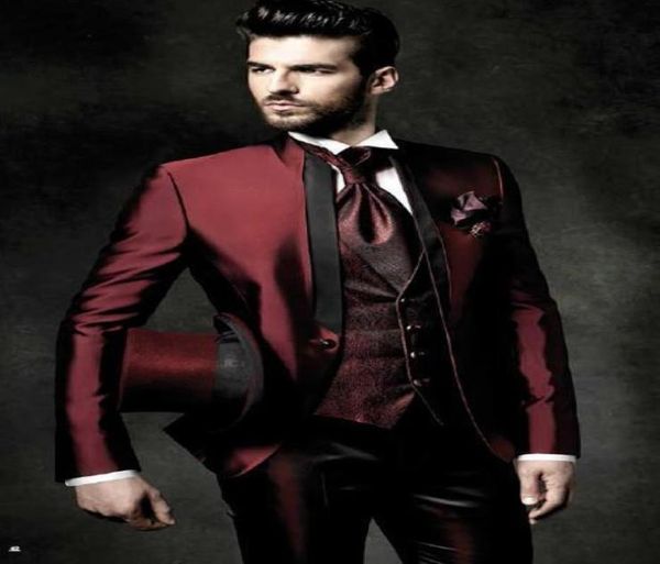 Tuxedos de noivo vermelho escuro de um botão de alta qualidade para homens do noivo Brideroom JacketPantsVesttie9460704