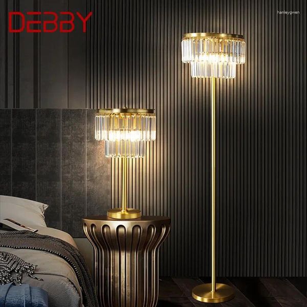 Lâmpadas de chão Debby Nordic Brass Lâmpada moderna Luxo Crystal Bedroom Sala ao lado do sofá LED STAYM Light