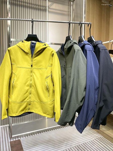 Erkek Ceketler 2024 Erkek Kadınlar Softshell Sıcak Açık Su Geçirmez Ceket Yüksek Kaliteli Polar Klasik Yürüyüş Palto Dış Giyim Artı Boyut 3xl