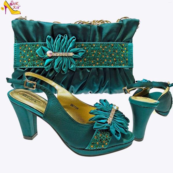 Estilos de sapatos de vestido puramente feitos à mão Nigéria cor verde e bolsas definidas perfeitas para uma festa de casamento real vender bem na África