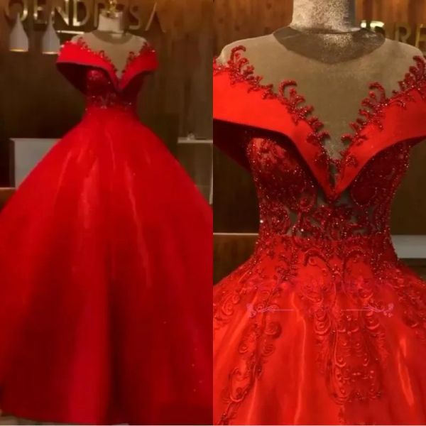 Vestidos vestido de esfera vermelha plus size vestidos de noiva fofos novos elegantes apliques de ombro de miçangas de espartilho vestidos de noiva longos e puxados vestidos formais