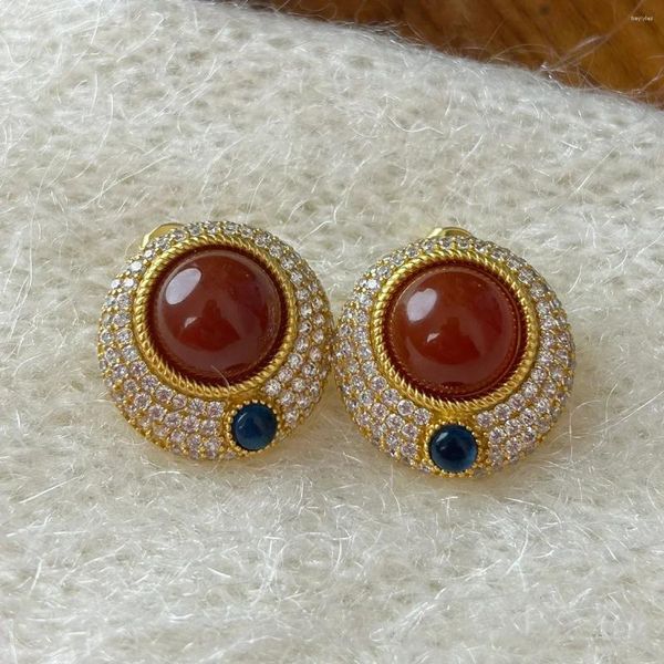 Orecchini per stalloni 2024 Europa America Brand Designer Red Agate Crystal Round Women Trend di gioielli vintage