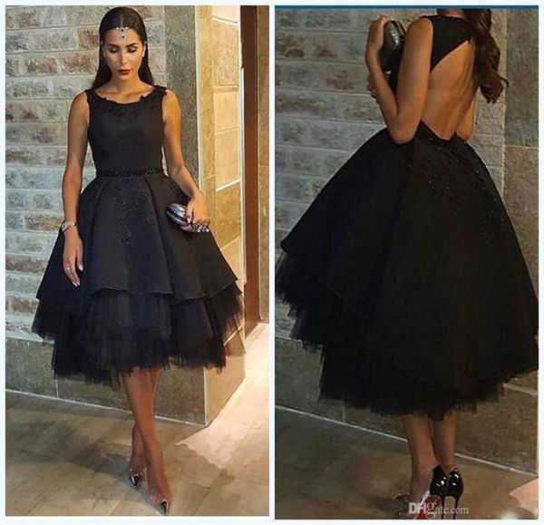 Klassische arabische schwarze Abschlussballkleider Perlen Satin Tüll Petticoat Prom Ballkleider Knie Länge hohl Rücken sexy Partykleider Abend 4271556