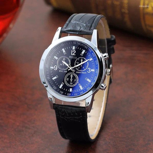 Relógios de pulso Simples Men Watches 2024 Luxury Mody Design Leather Quartz Watch for Hombre de Relloj Casual de Alta Qualidade Casual