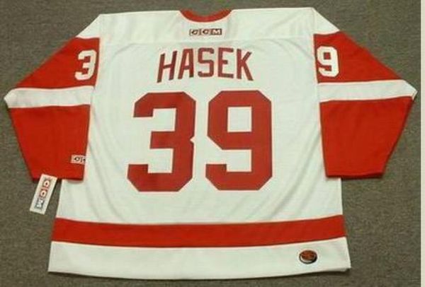 Мужчины молодежи женщин винтаж Hockeys 39 Dominik Hasek 2002 CCM Hockey Jersey Size S5XL Custom Имя или №1078632