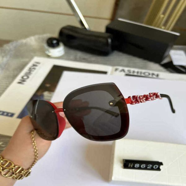 Designer Sonnenbrille 10% Rabatt auf Luxusdesignerin neuer Männer und Frauen Sonnenbrille 20% Rabatt auf rote kleine duftende Ins Resort Beach großer Rahmen Diamant