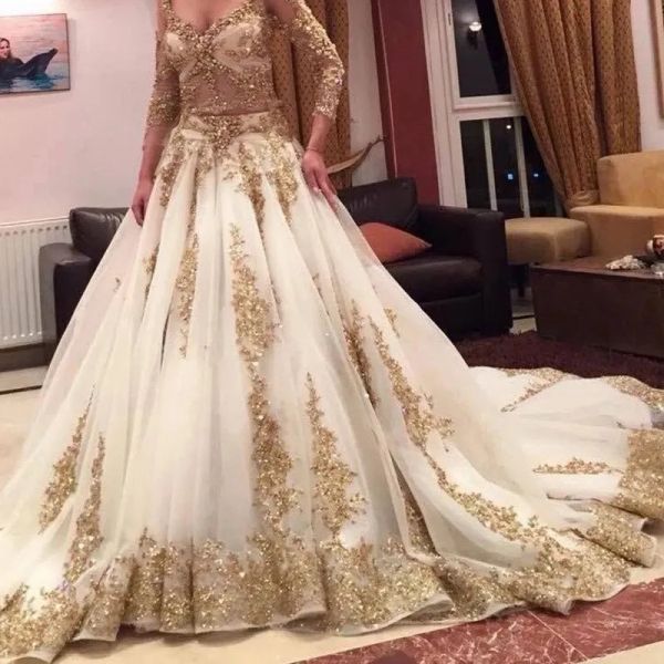 Vestidos 2022 Vestidos de noiva brancos indianos de luxo com apliques de ouro Deep Vneck Mangas compridas Vestidos de noiva Vestido de Nova Bes121