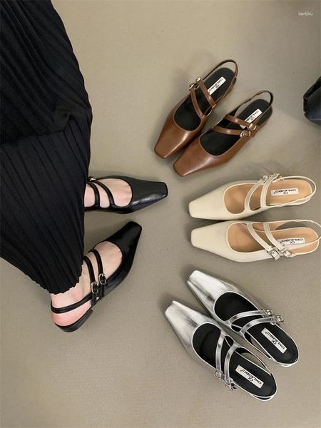 Sıradan Ayakkabı Moda Düşük Topuk Sandalet Kadınlar 2024 Sığ Çift Toka Kayışı Mary Jane Retro Sling Geri Sling