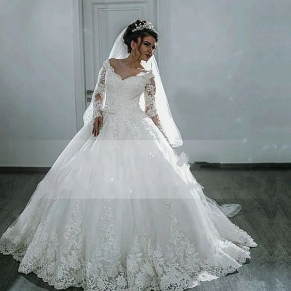 Abiti 2020 Nuovo pizzo gonfio Applique perline bianco a maniche lunghe abiti da sposa arabo abiti splendidi abiti da sposa con abiti da ballo