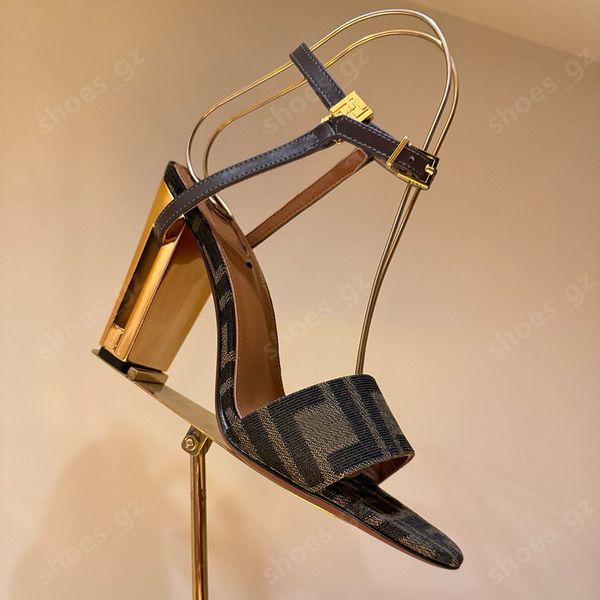 Echtes Leder hochwertige Sandalen Klassiker Jacquard Metal Hollow Heel-Knöchelgurt 95mm klobiger Absatz Sandalen Luxus Designer Party Kleidungsschuhe Größe 35-42 mit Box