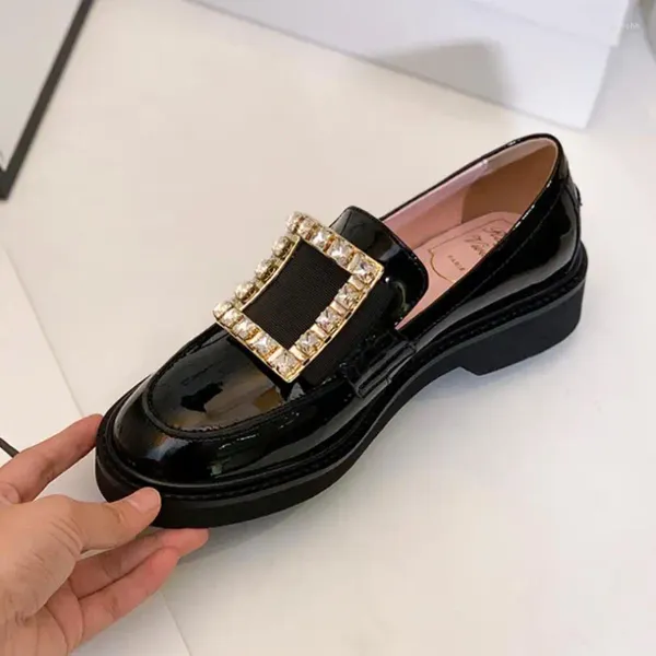Sapatos casuais Crystal Square Buckle Flats Women Women Japanned Leather Brogue British Oxford Creepers Derby Mulher mocassim