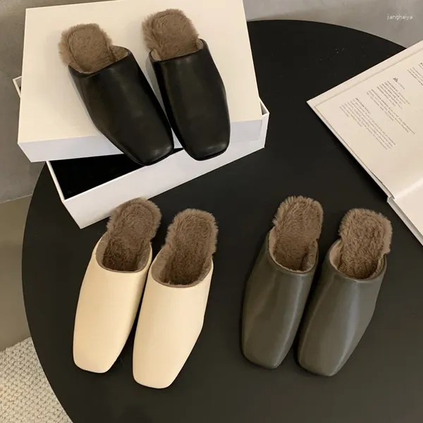 Sapatos casuais elegantes quadrados de toe de couro de couro escorregadia slide de inverno chinelos de peles ao ar livre feminino liso conciso de pelúcia quente