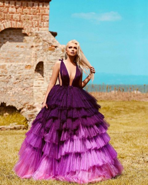 Kleider geschwollen eine Linie abgestufte formale Abendkleider sexy stürzende v Hals Purple Tüll Prom Kleid bodenlange Landebahn Spezielle Anlässe Kleider