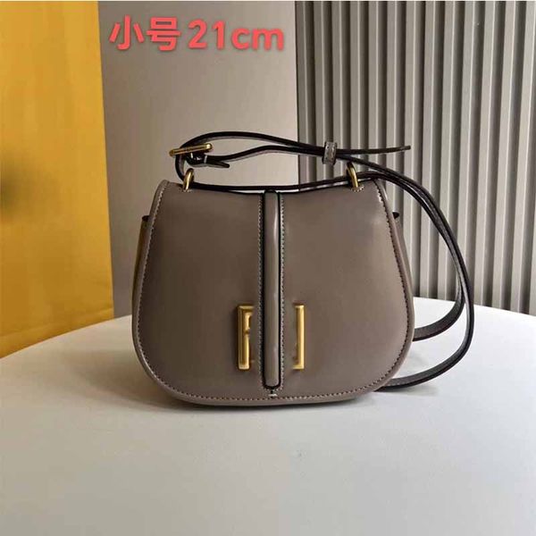 10a designer feminino saco crossbody saco de chão de cheiro de casca de ombro de fivela magnética bolsa mensageira de luxo metal ff logotipo bolsa vintage woman scamshell sacos de corpo transversal