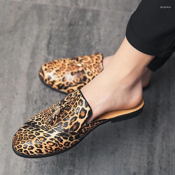 Sapatos casuais de verão padrão de leopardo metade para homens vestidos mann slides de cães de festa de festa sandálias planas